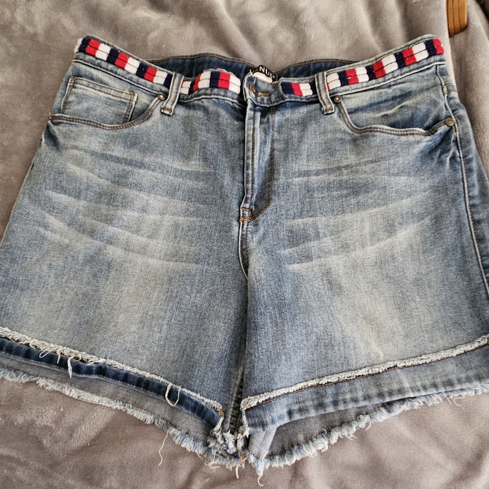 Venus Jean shorts size 16